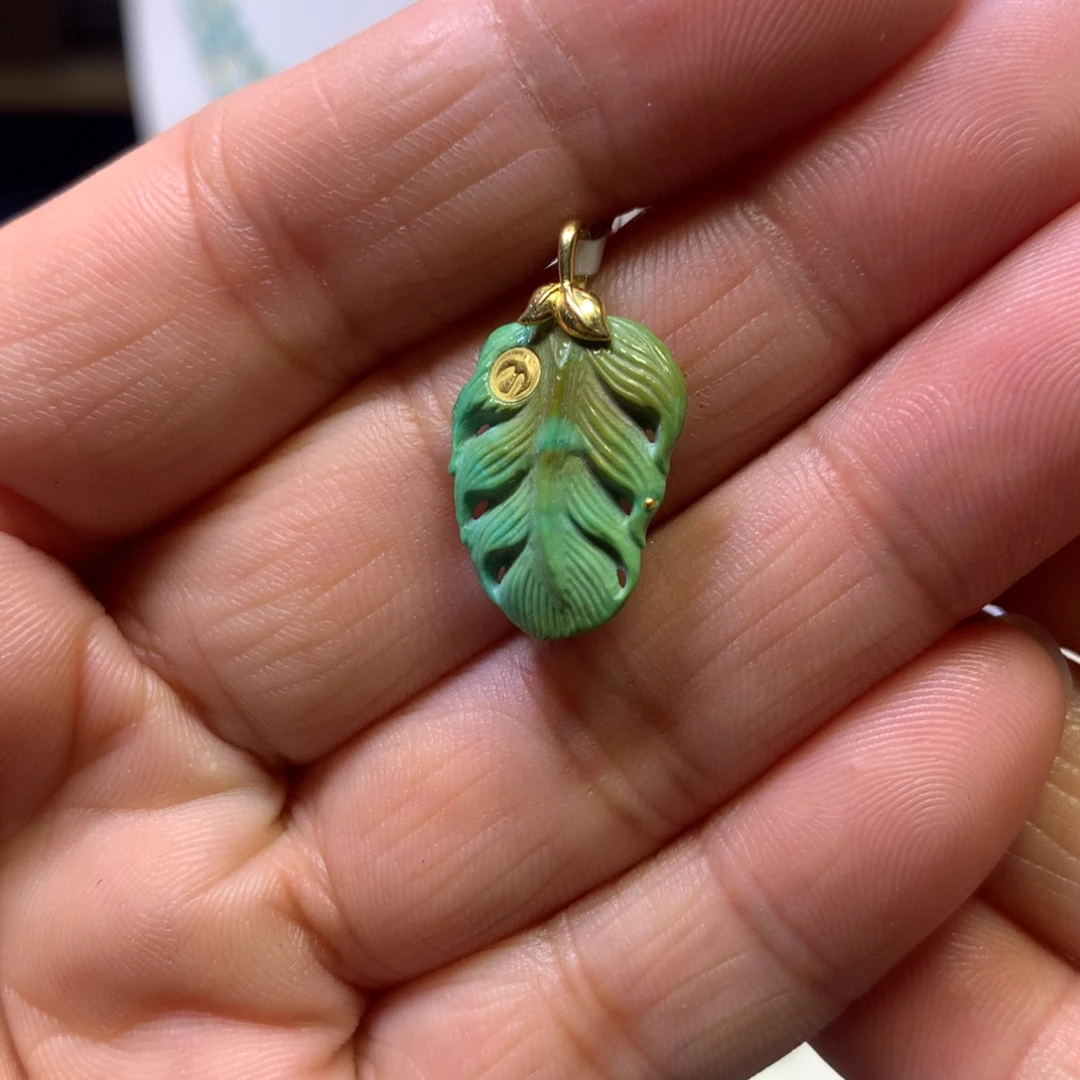 绿松石18K金镶嵌挂件