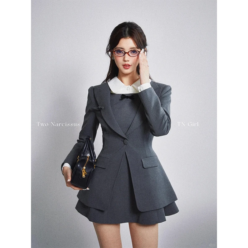 2025秋季新款时尚韩系洋气高级感收腰显瘦西装外套女假两件连衣裙