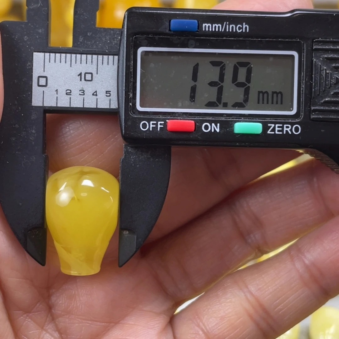 蜜蜡未镶嵌裸石62杂