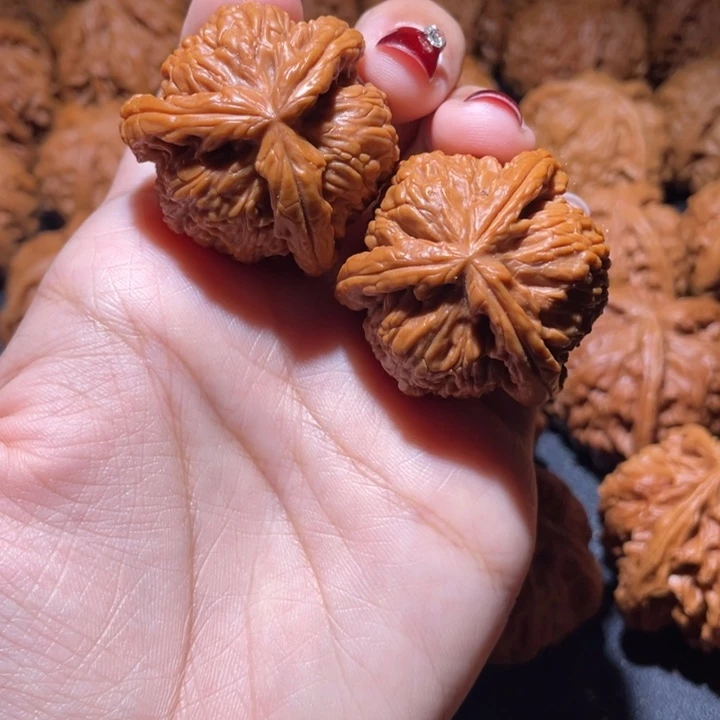 不***桃吊坠文玩核桃白狮子