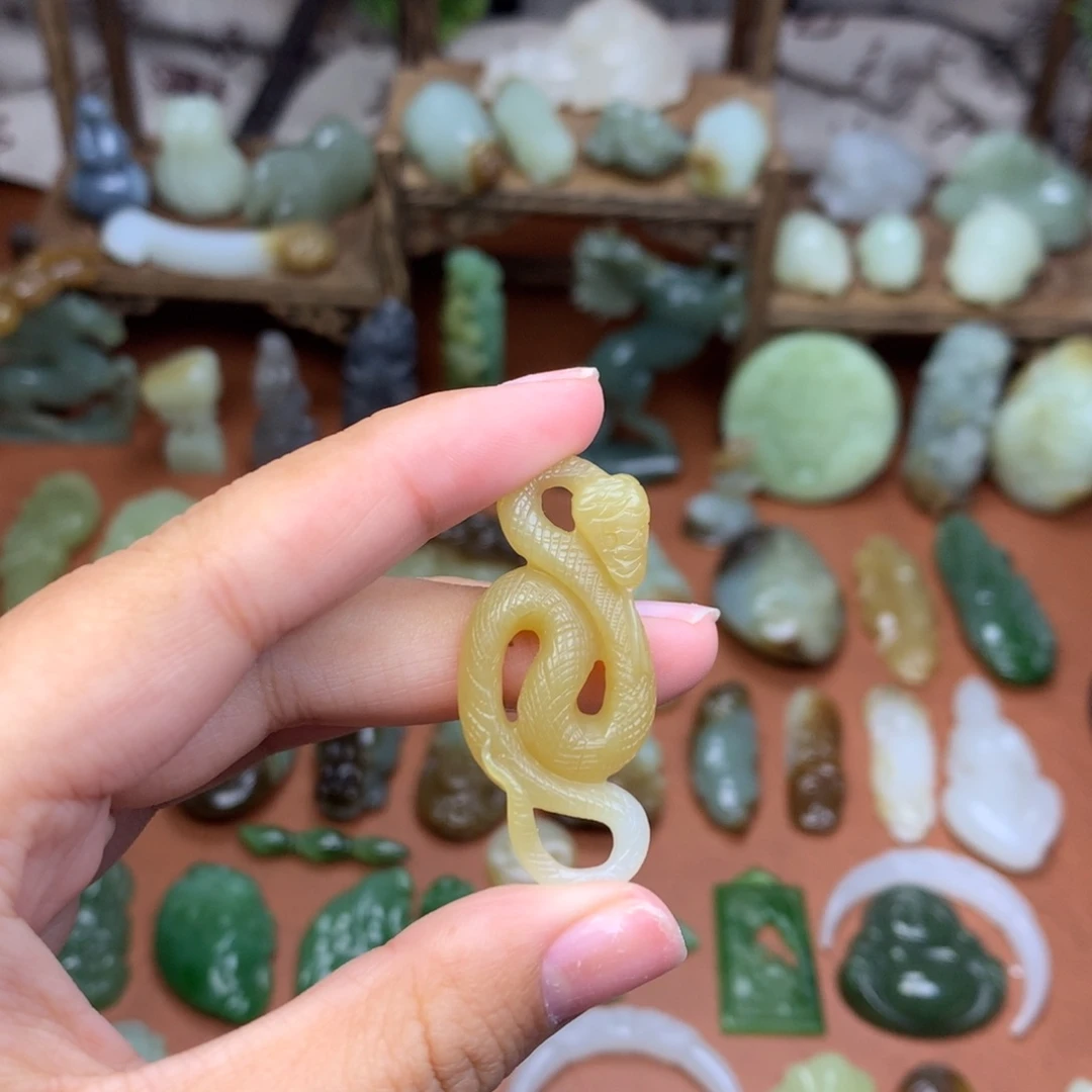 和田玉未镶嵌挂件