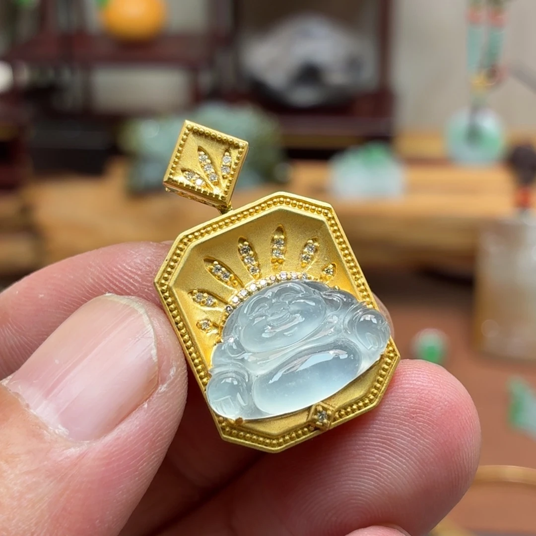 翡翠18K金镶嵌颈饰