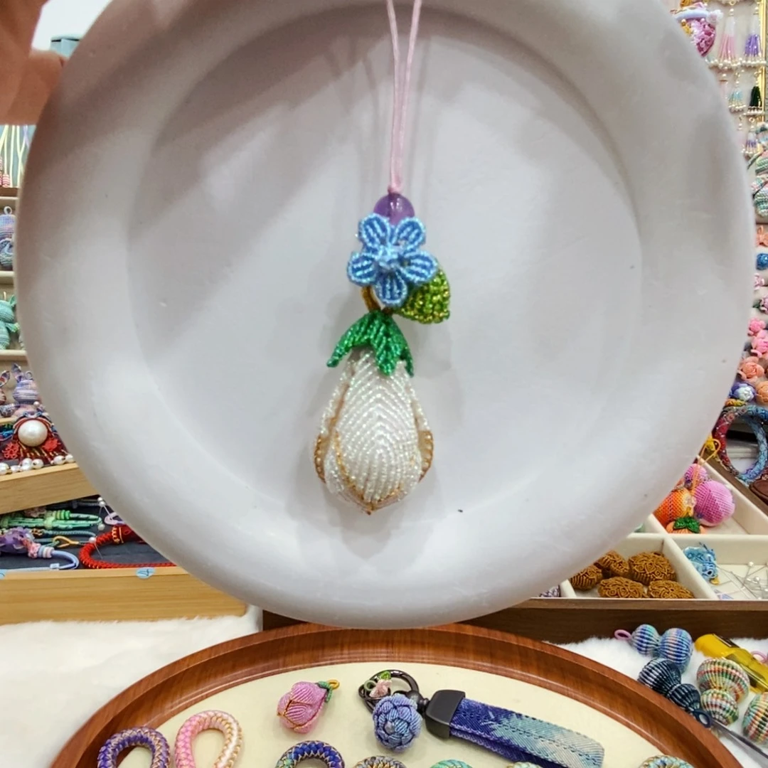 白玉兰手机挂件手工编绳