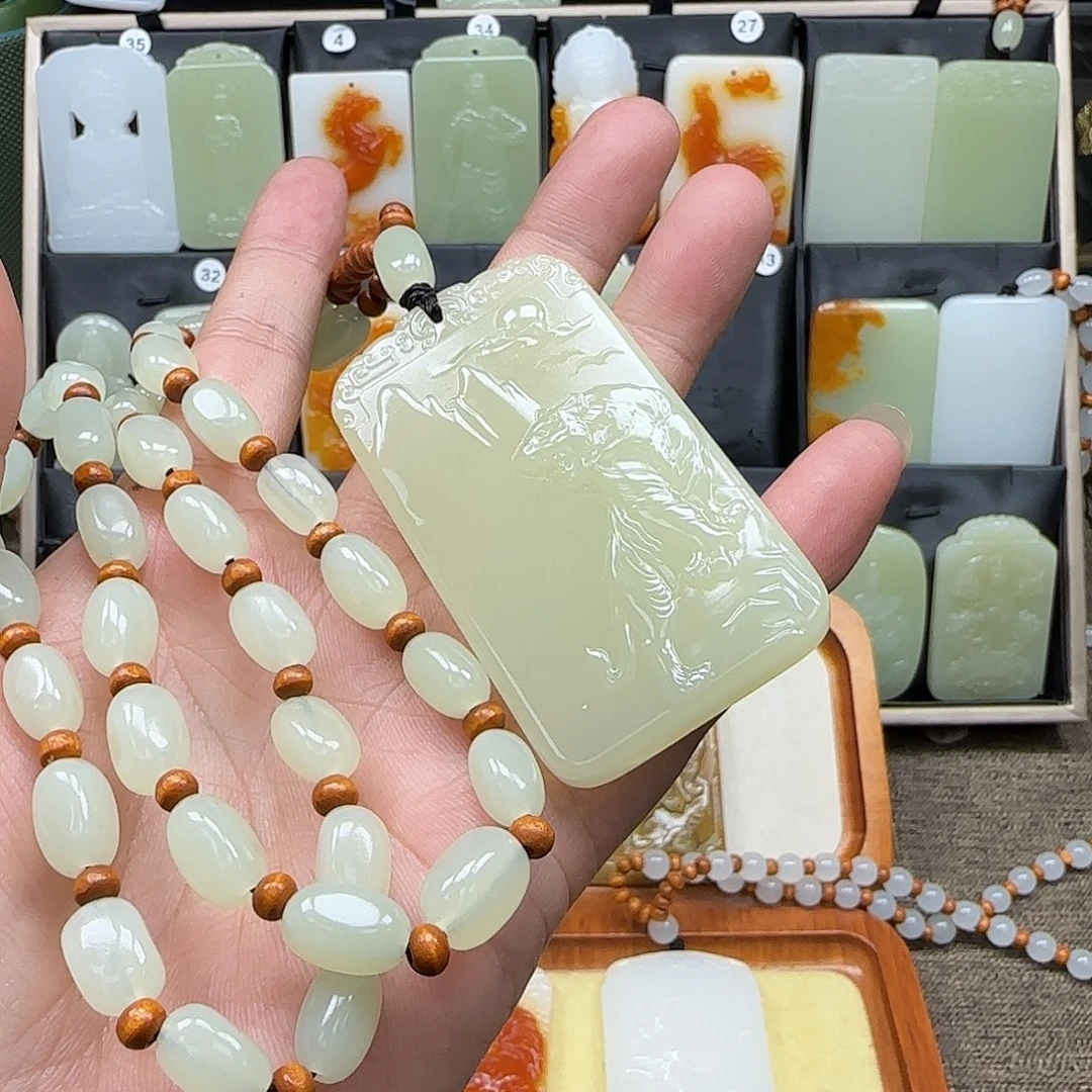 兄***窗昆仑山料一物一拍双面虎