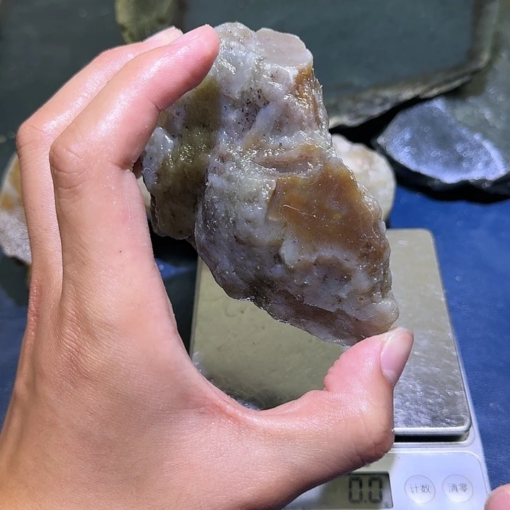 未镶嵌和田玉（糖玉）珠宝半成品