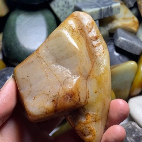 未镶嵌和田玉（糖玉）挂件