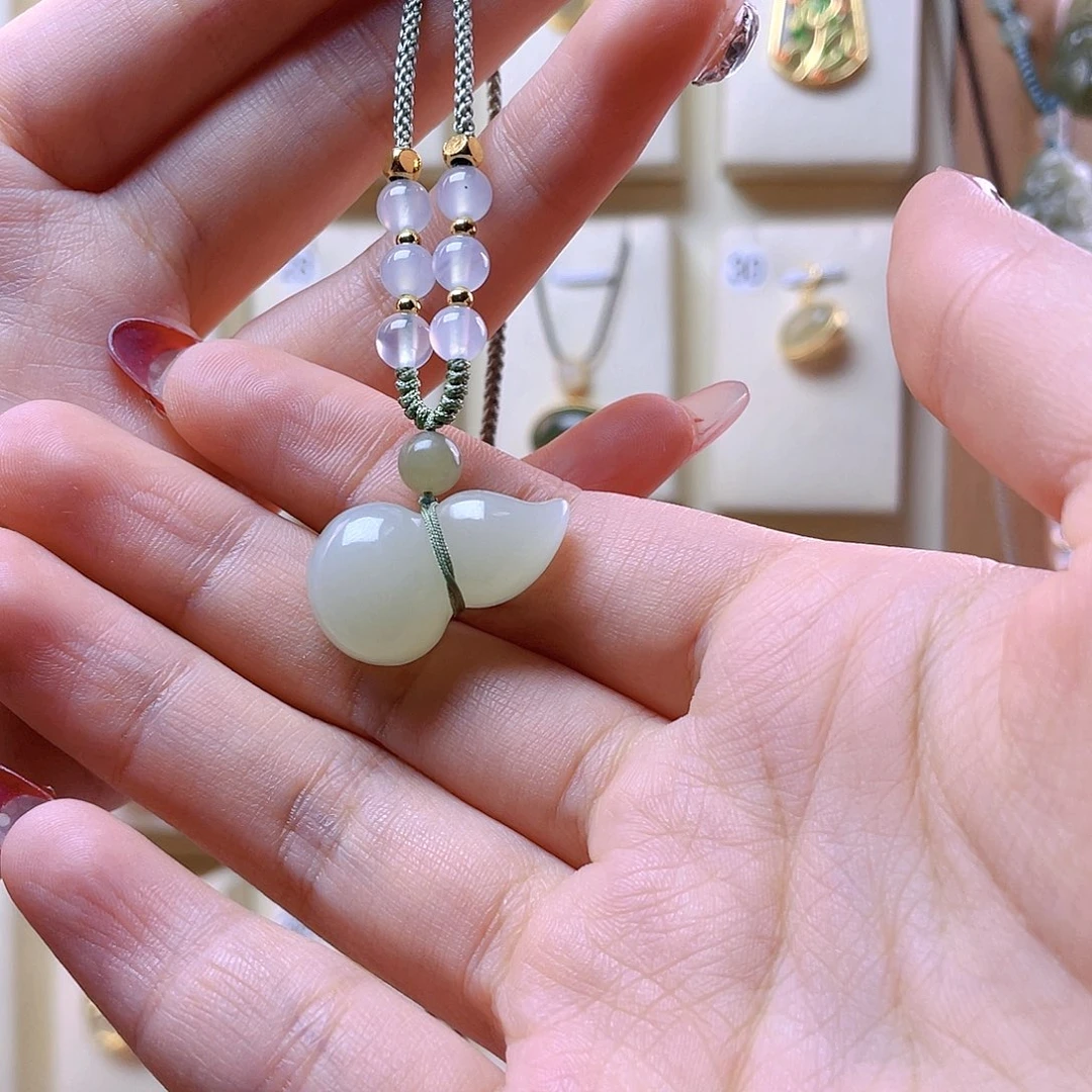 和田玉吊坠(赠链)未镶嵌咪*儿