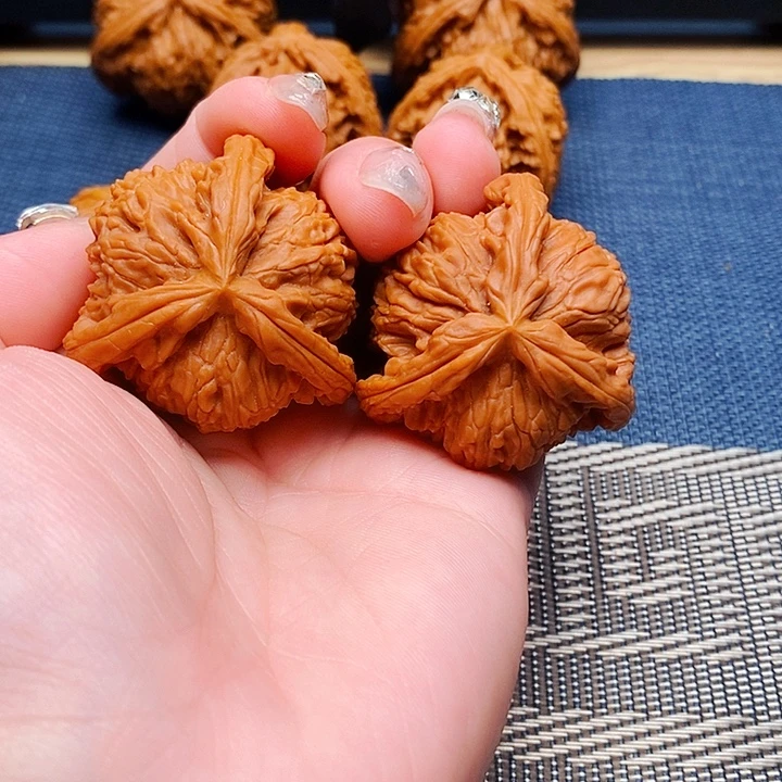 止****文玩核桃吊坠三棱