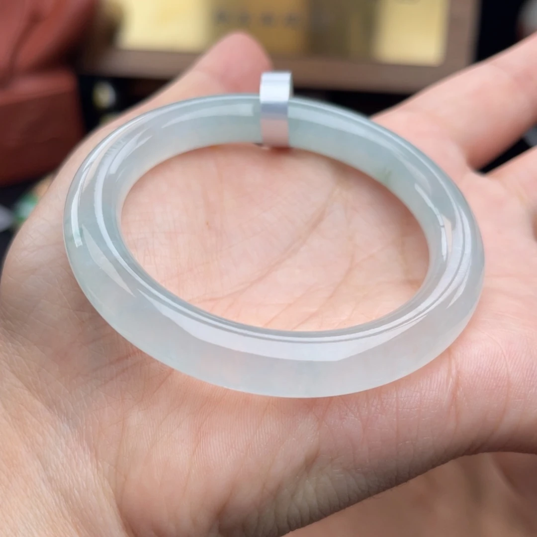 翡翠手镯（圆镯）未镶嵌