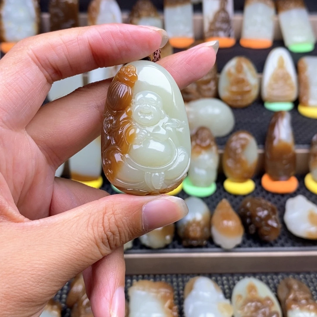 s***8颈饰未镶嵌和田玉