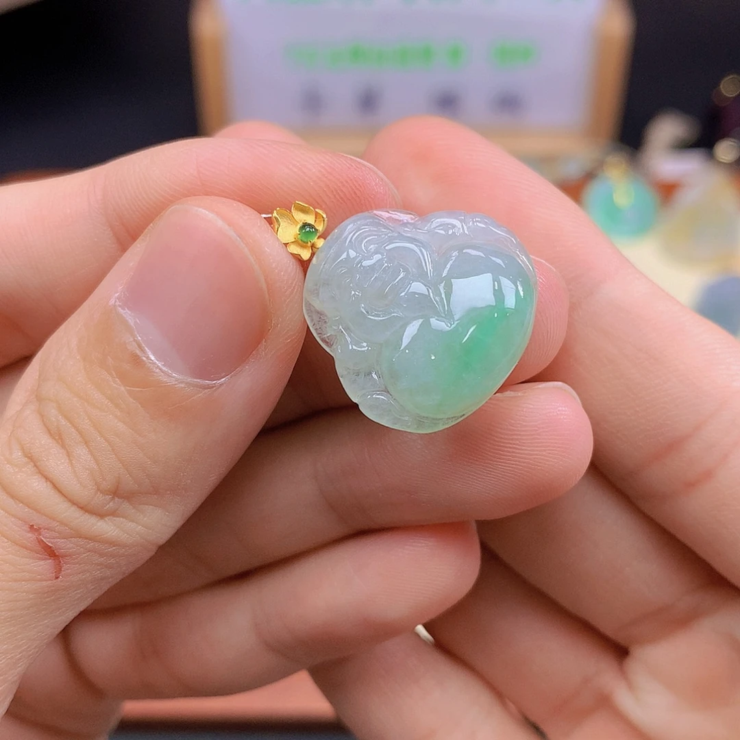 翡翠18K金镶嵌颈饰翡翠