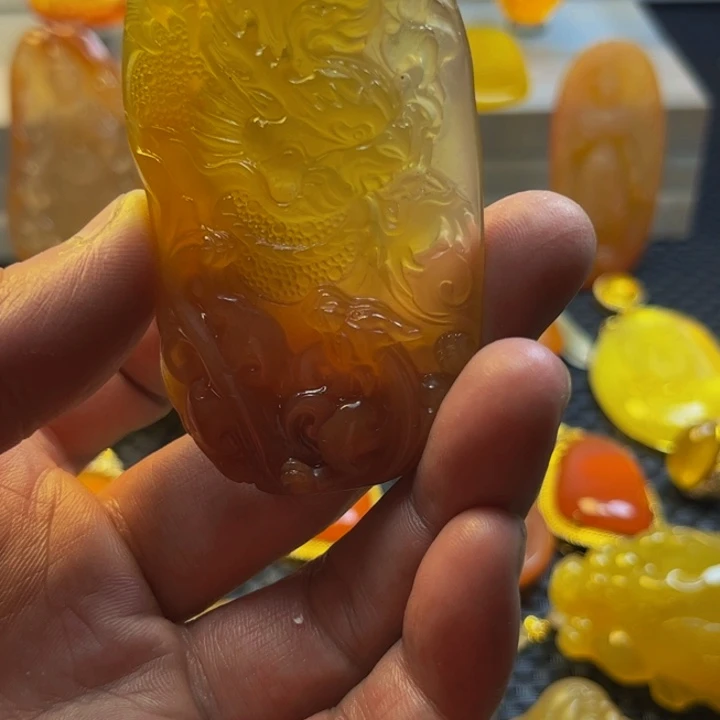 昙***现石英质玉吊坠未镶嵌