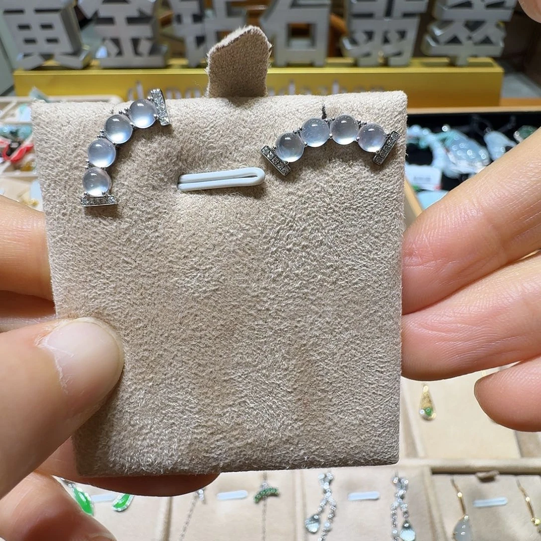 翡翠18K金镶嵌耳钉