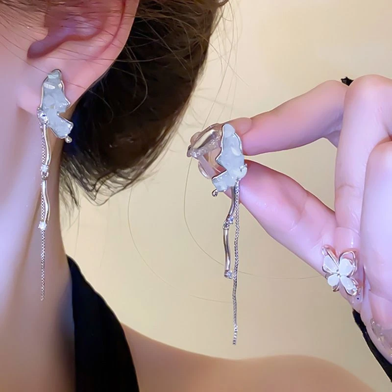 合金耳饰 淡蓝色蝴蝶流苏优雅百搭耳钉气质灵动冷淡风公主风耳饰