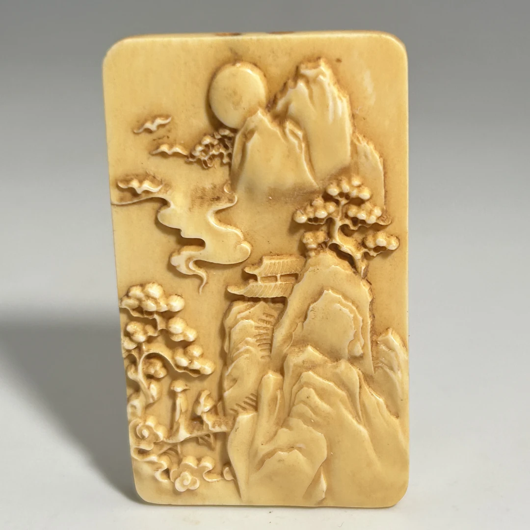 猛犸牙雕港工回流山水吊坠48*29*5mm假一罚四X910