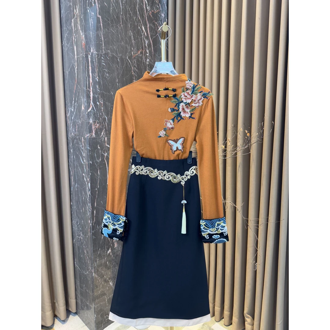 芙娜妮轻奢优雅重工提花秋季衬衣设计感小众两件套女装F2510425