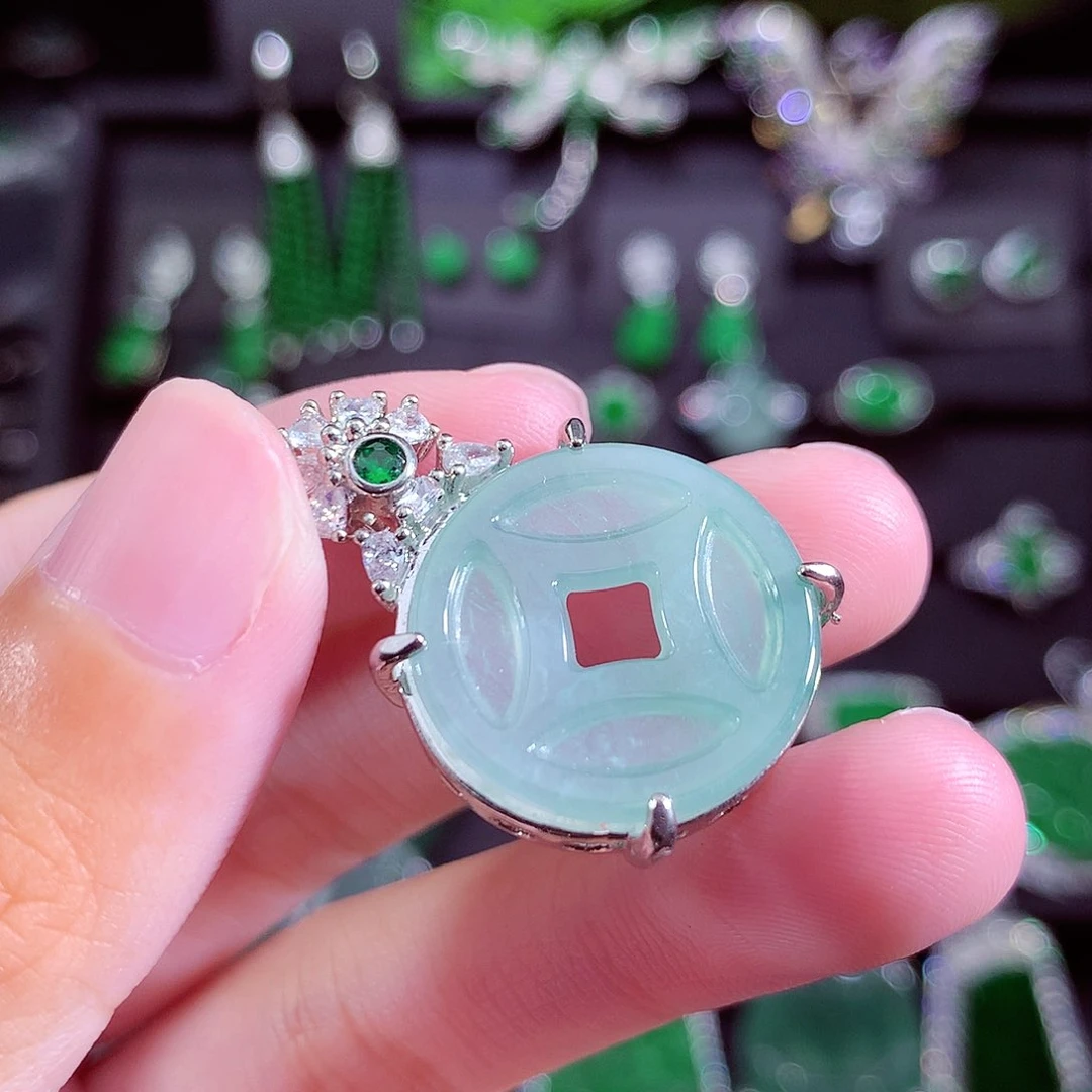 颈饰未镶嵌翡翠天然