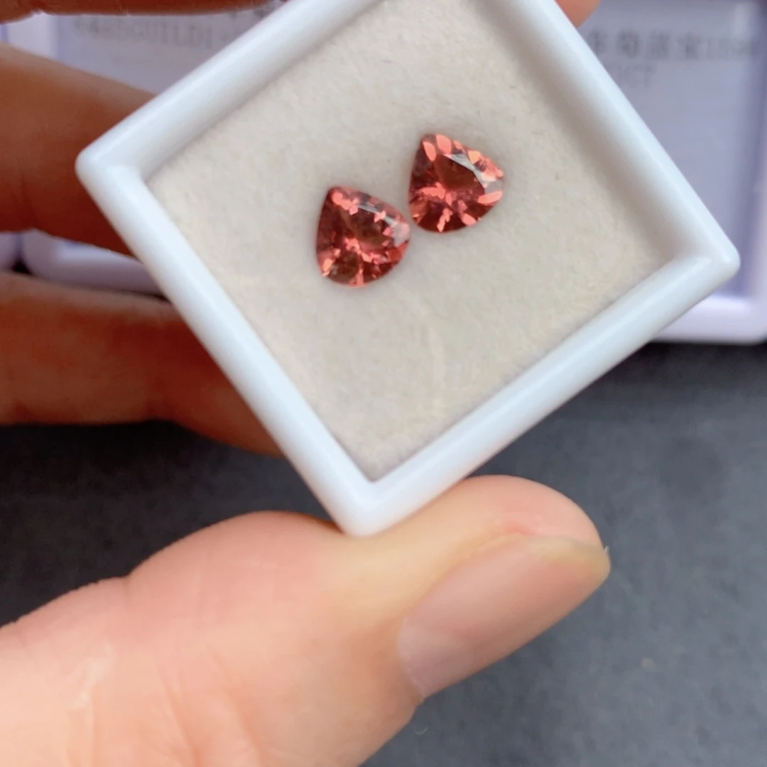 1.35克拉裸石未镶嵌红色碧玺