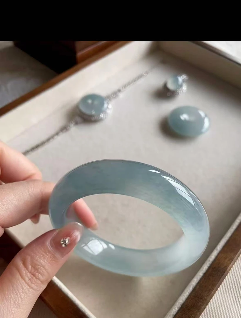 高品质相似度99以上蓝水冰透镯