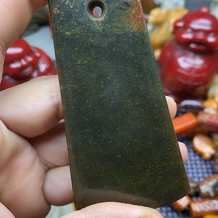 未镶嵌蛇纹石玉颈饰