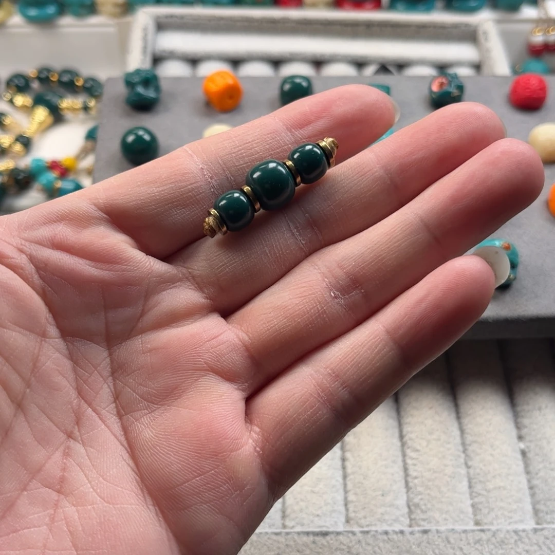 骑***儿琉璃颈饰琉璃配饰