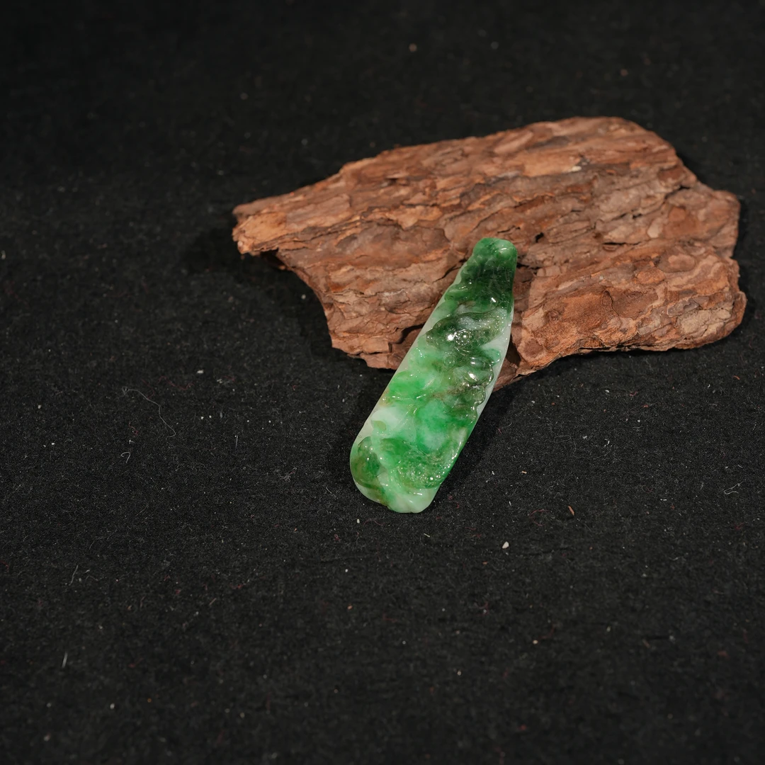 5.6香港王老板-翡翠吊坠8y612