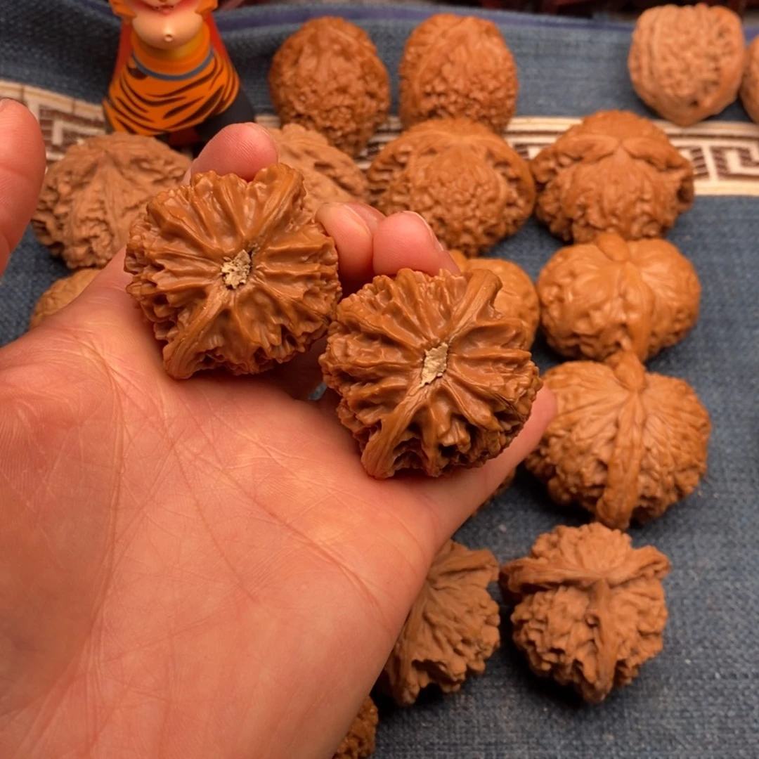 文玩核桃把件咪**胖41宫灯