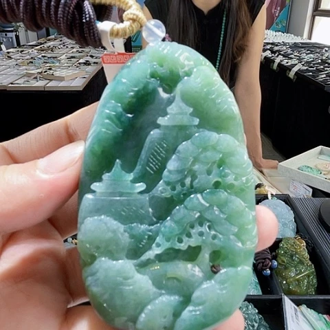 颈饰未镶嵌翡翠一个