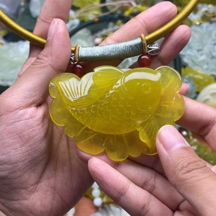 魅***凝未镶嵌蛇纹石玉吊坠