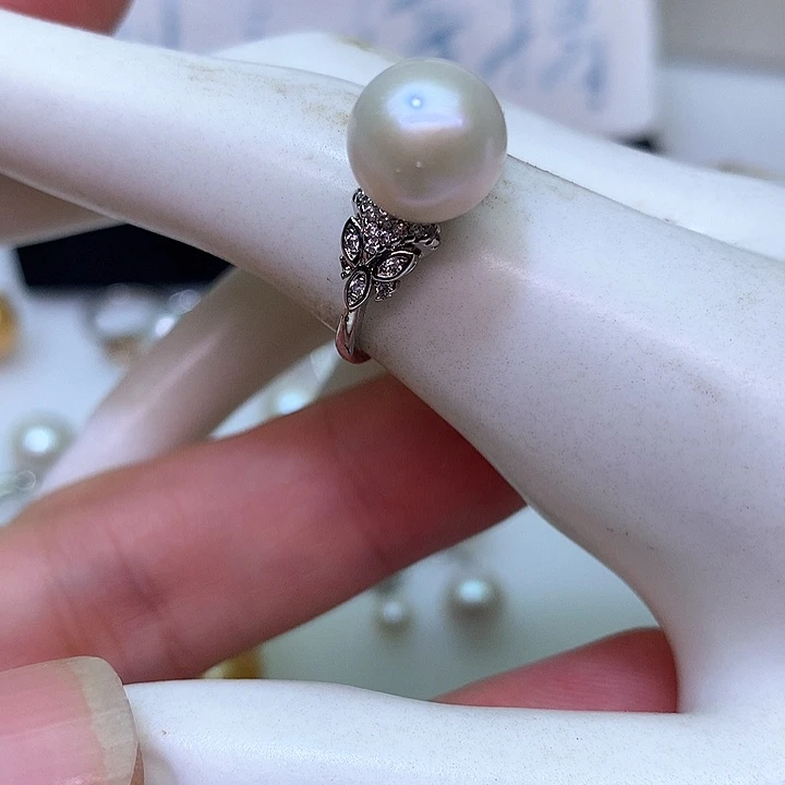 银S925镶嵌耳饰淡水珍珠