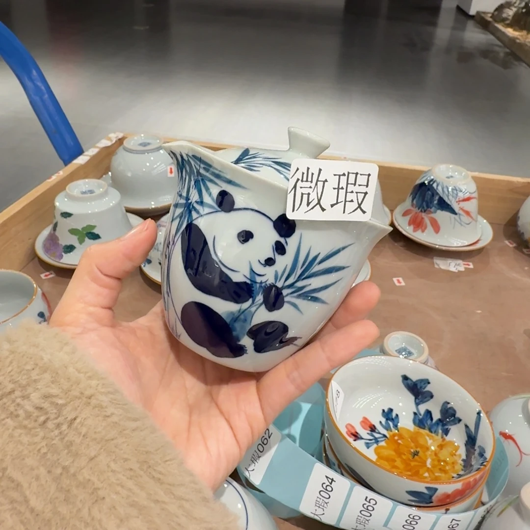 釉下手绘茶具微瑕