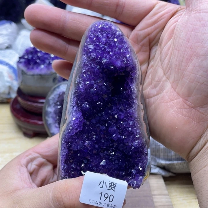 未镶嵌水晶大型摆件（非配饰）