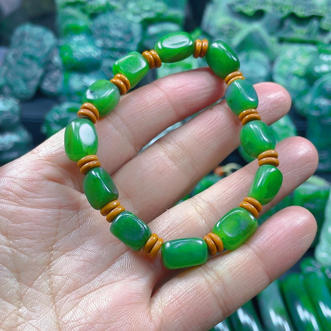 和田玉（碧玉）未镶嵌珠宝奇石