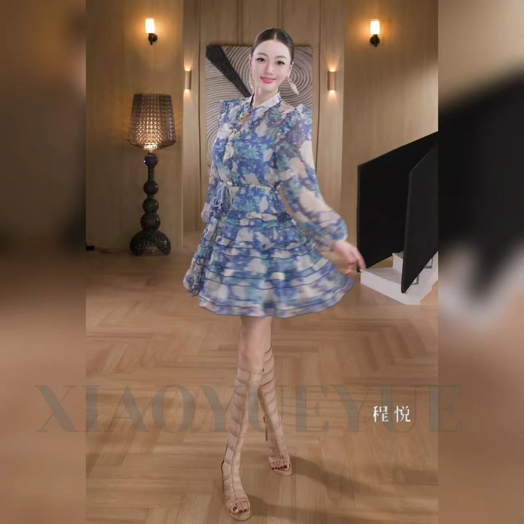 程悦夫妇【巴塞罗那】A-02161时尚欧若风蓝色碎花收腰长袖连衣裙