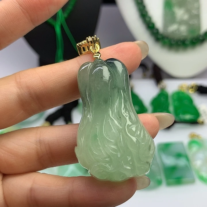 翡翠未镶嵌颈饰源头