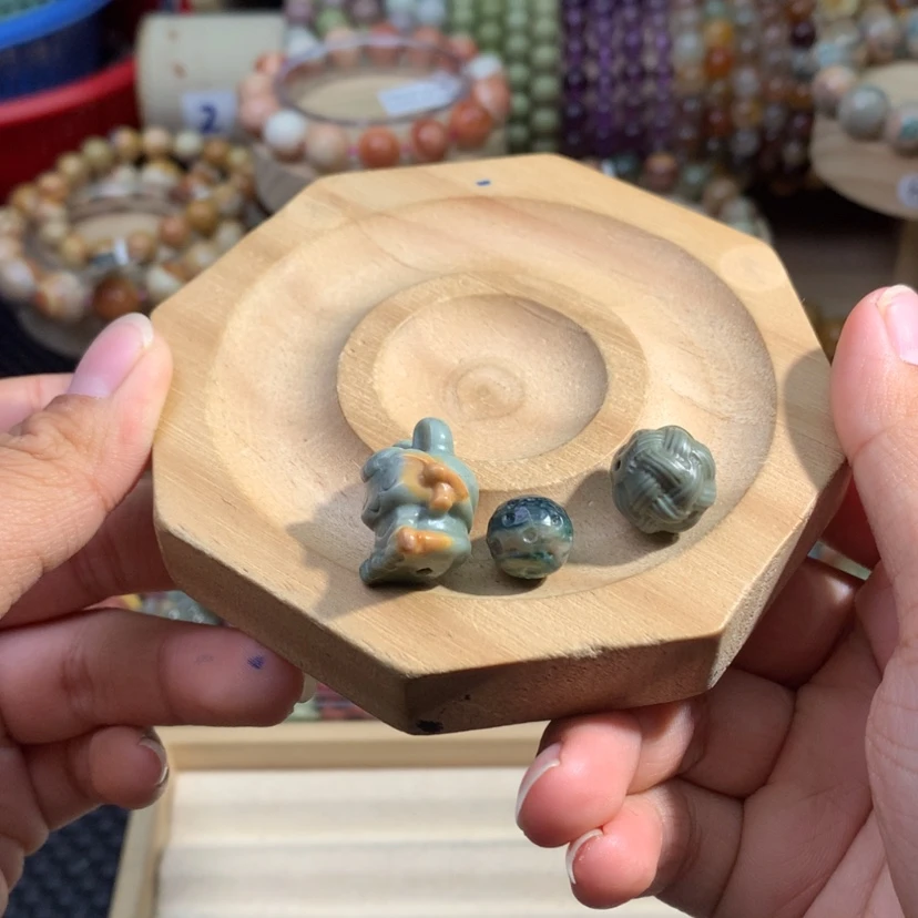 【闪购商品】石英质玉手链足铂镶嵌?****Q