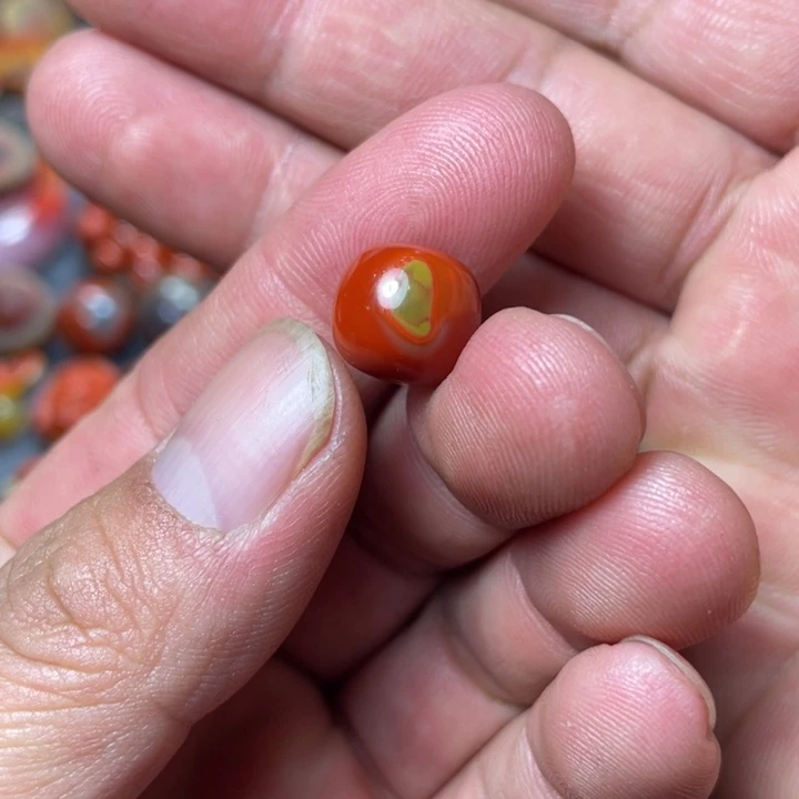 南红玛瑙未镶嵌手链