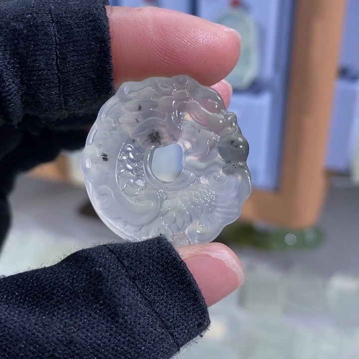 岫玉未镶嵌颈饰吊坠