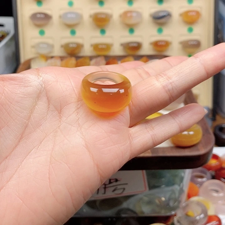 合金戒指玛瑙/玉髓惊**鸿
