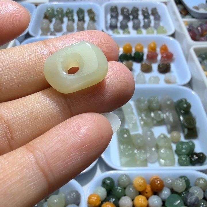 未镶嵌和田玉珠宝半成品