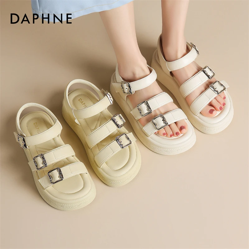 达芙妮女式时尚休闲百搭夏季软底舒适外穿透气厚底圆头时装凉鞋