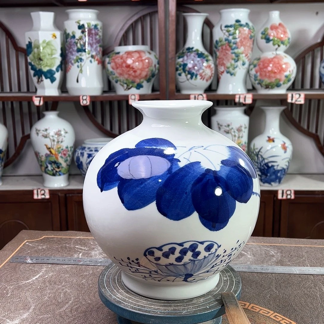摆件景德镇陶瓷石荷鱼