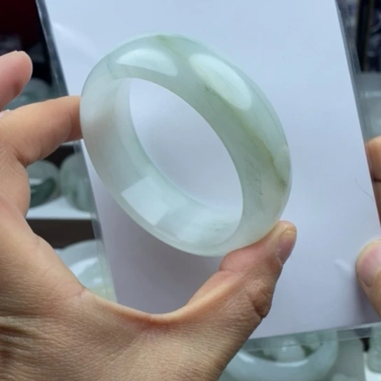 石英质玉（金丝玉）手镯未镶嵌