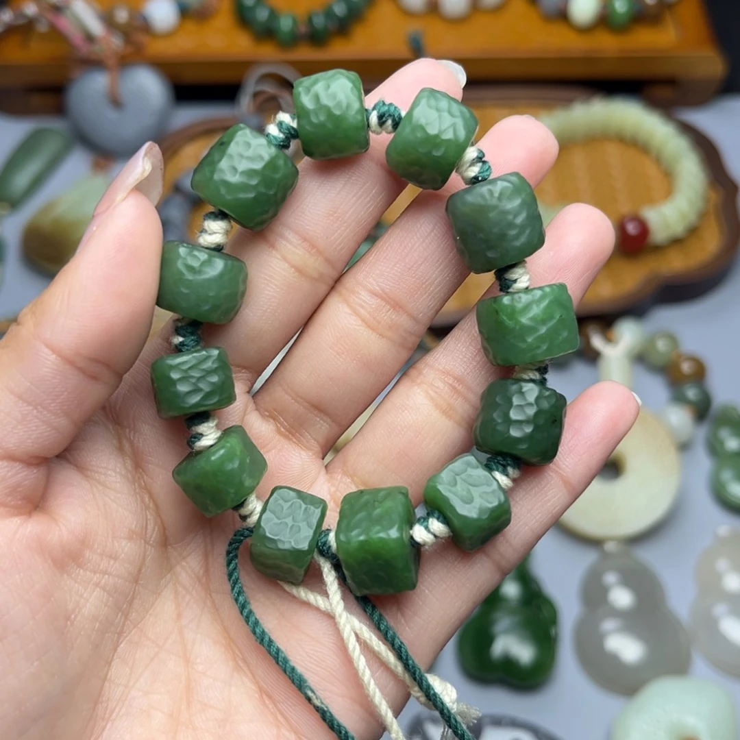 缅***缘和田玉未镶嵌颈饰