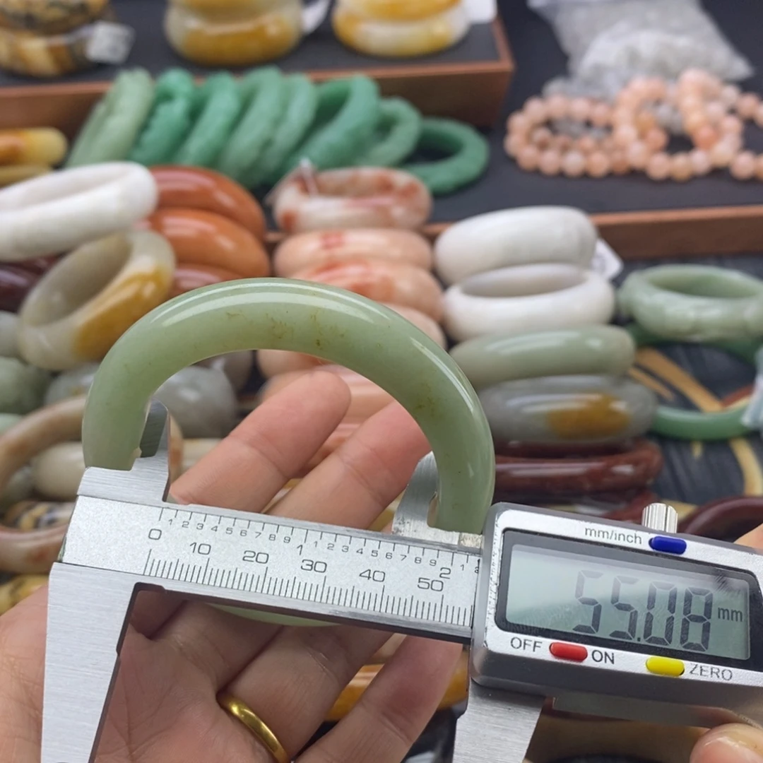 石英质玉未镶嵌手镯