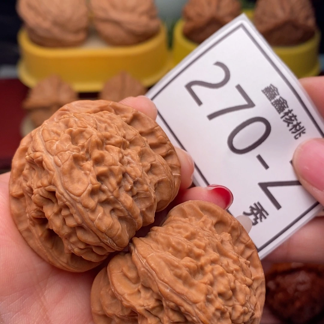 把件桃核白狮子42……