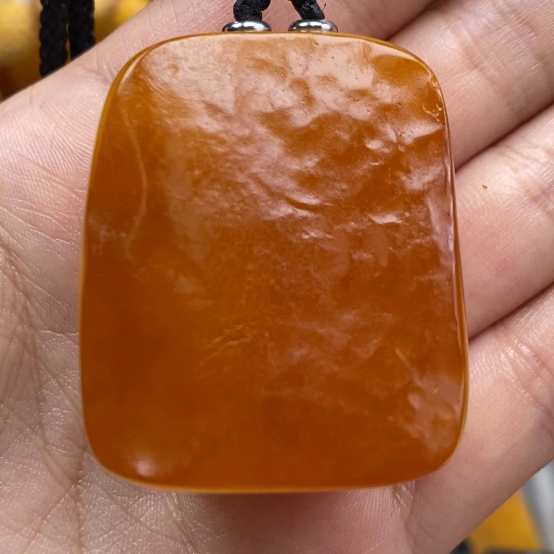 琥珀吊坠(赠链)未镶嵌