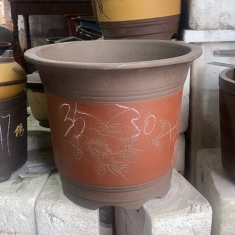 中国宜兴紫砂花盆，