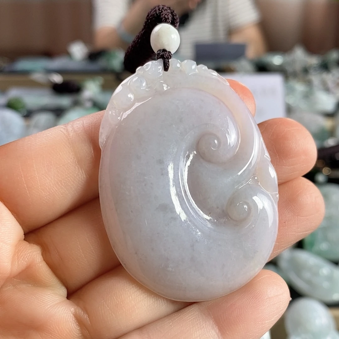 翡翠未镶嵌颈饰如意