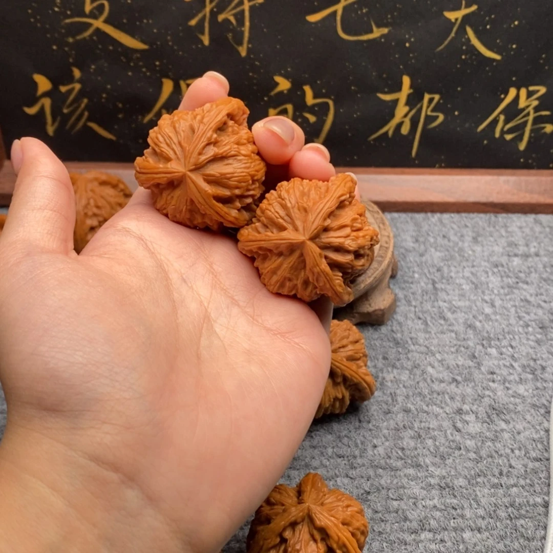 【闪购商品】吊坠文玩核桃《**》